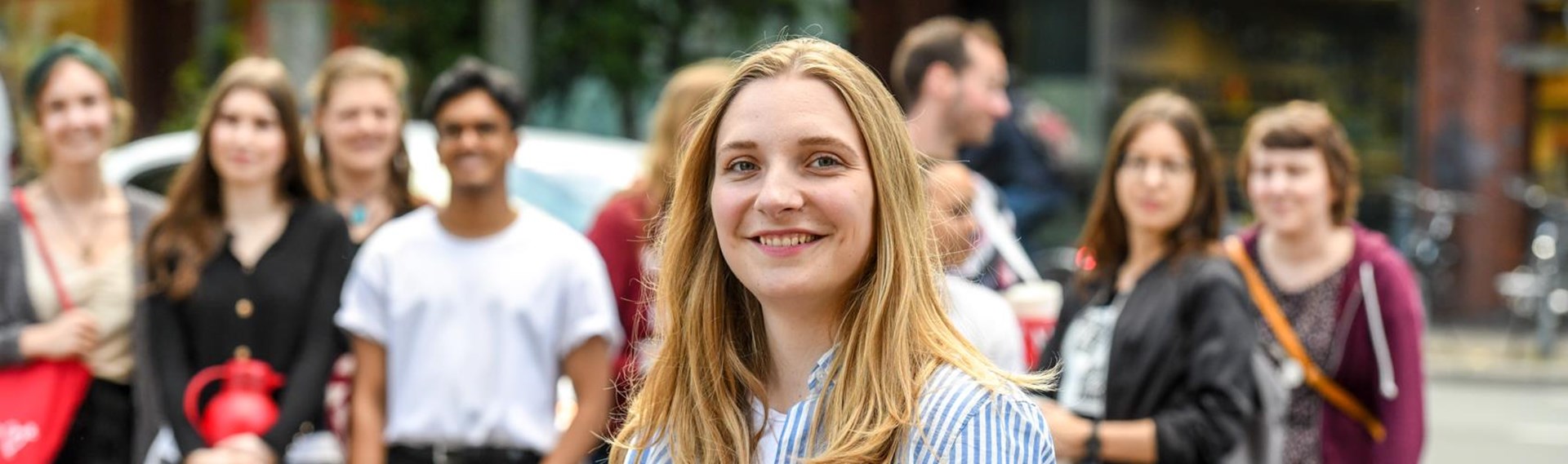 Eine junge Frau im Portrait